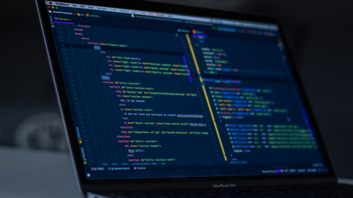 The "Vibe Coding" Phenomenon: Why Non-Programmers Are Launching Full Websites & Apps in a Weekend